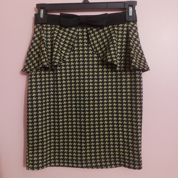 Houndstooth high waist pencil peplum skirt - Picture 3 of 8